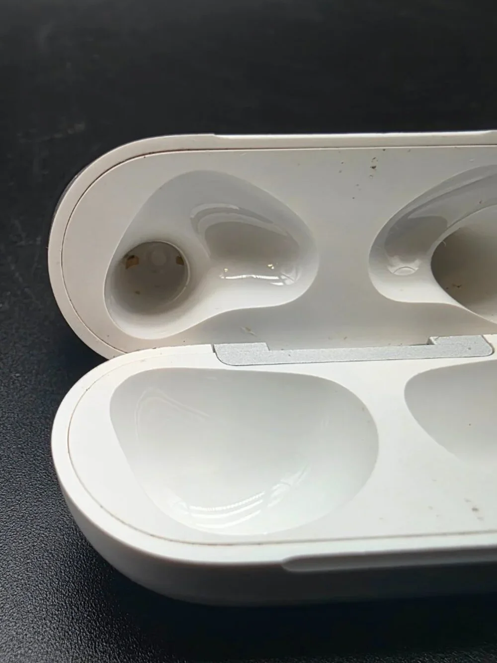 Apple AirPods 3rd Gen Charging Case A2566 – OEM Genuine MagSafe Replacement Test